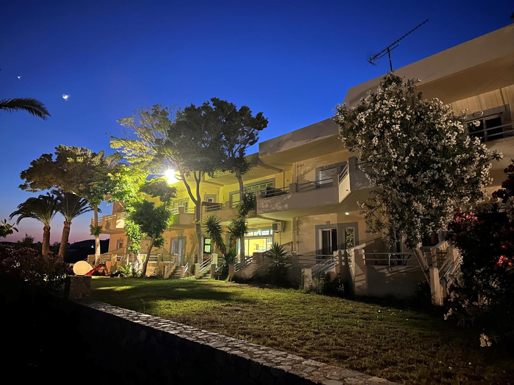 Electra Studios Palaiochora Exterior foto